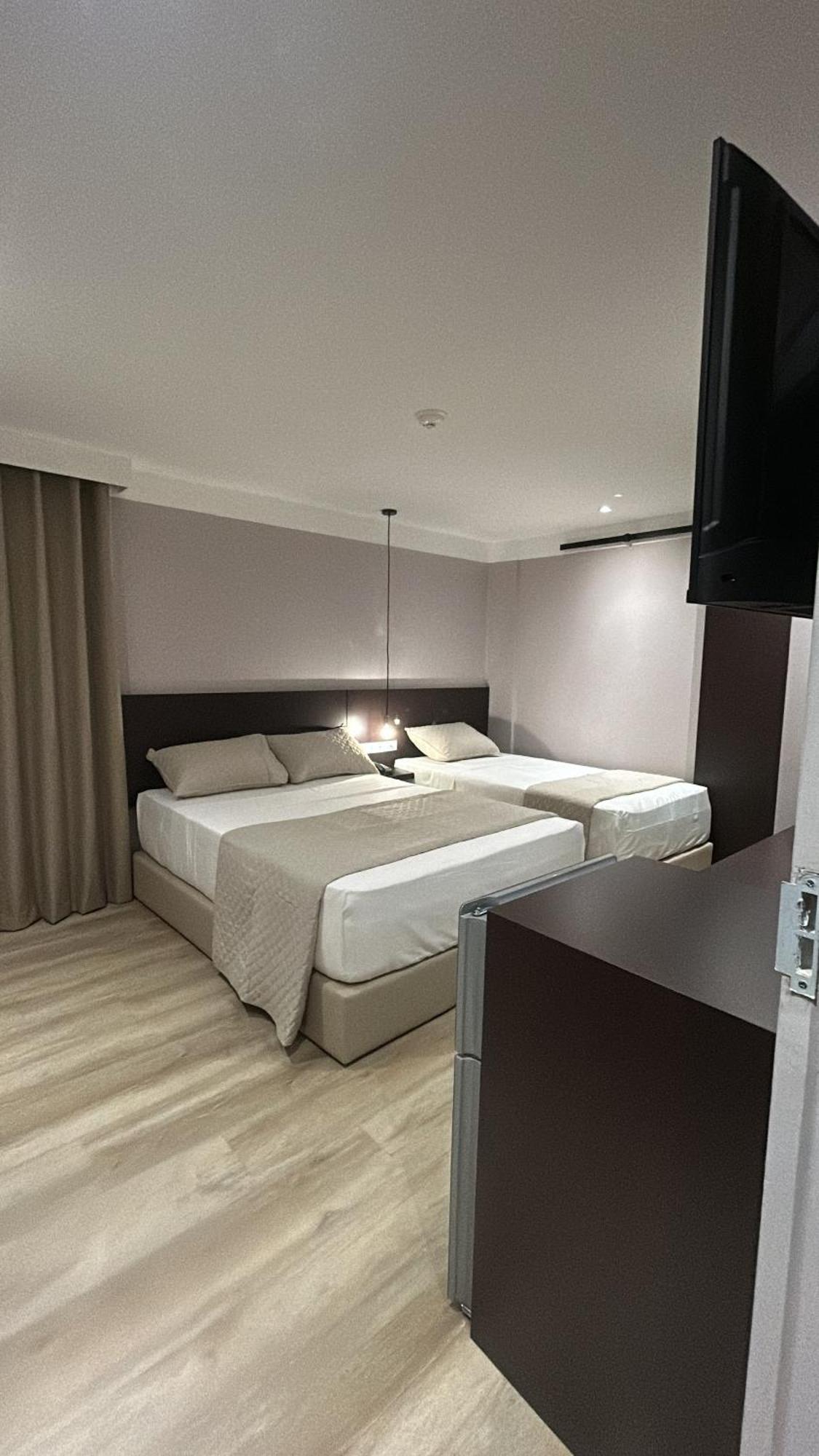 Hotel Grand Galaxie 卡拉卡斯 外观 照片